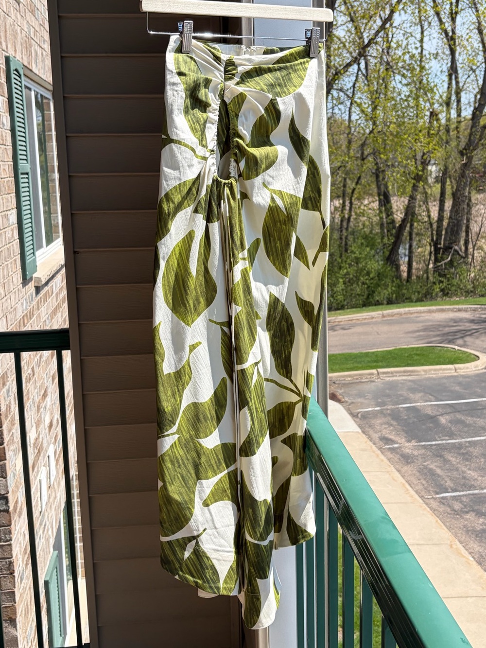 🆕🌿 Antonio Melani Tropical Leaf Print High-Low Midi Skirt Green White Size 0 - Picture 3 of 17